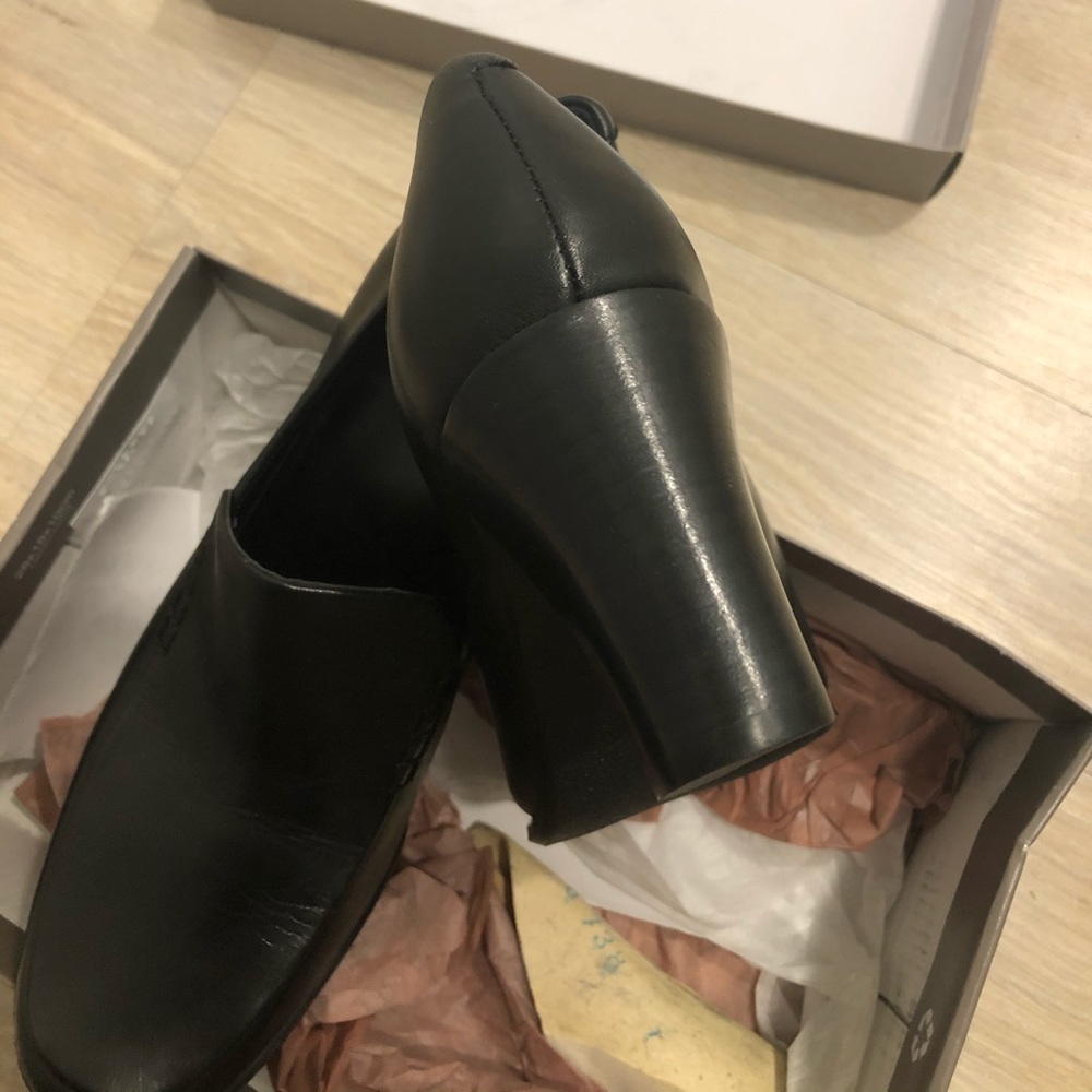 Shoes - Picture 8 of 8